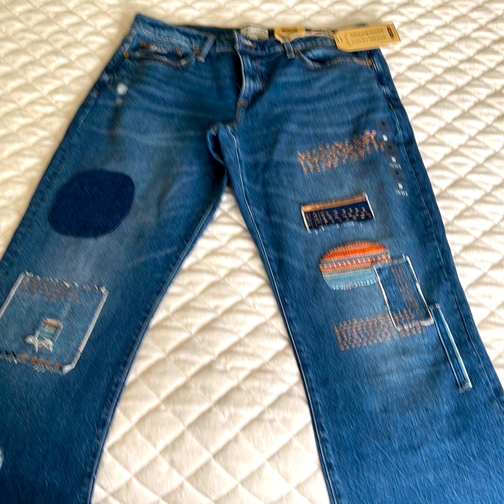 Teeter Womens lucky brand Yellowstone jeans frayed hem and 32 inch length